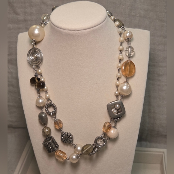 Jewelry - Silvertone Multi-Color Beaded Necklace